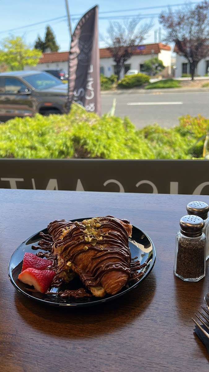 Mo's Deli & Cafe Photos 2